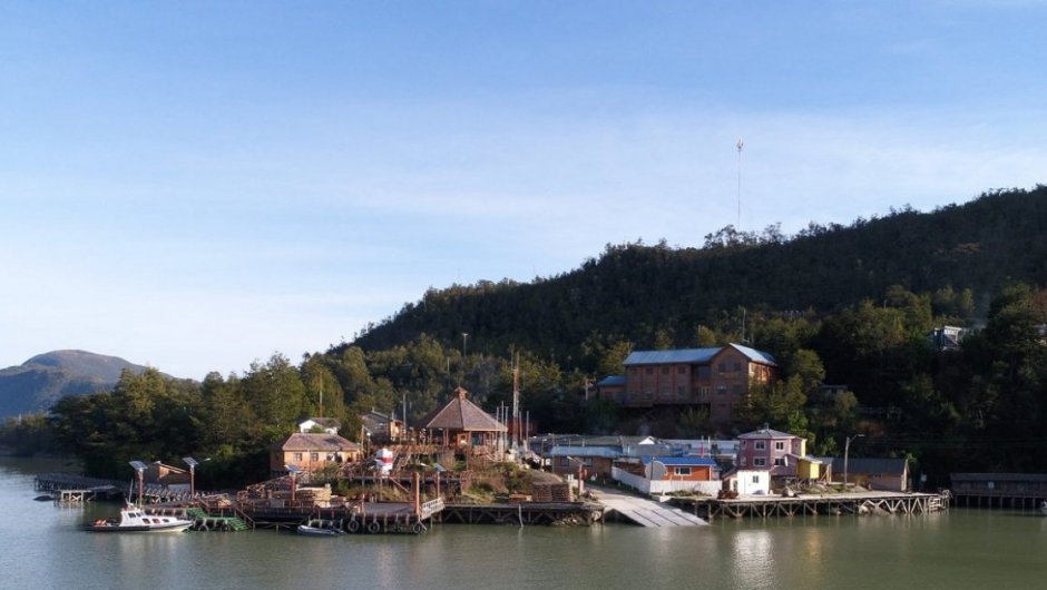 Imagen de contexto de Caleta Tortel.