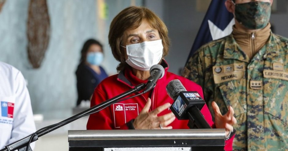 Subsecretaria de Salud Pública, Paula Daza, en punto de prensa tras su visita a la residencia sanitaria en San Antonio.